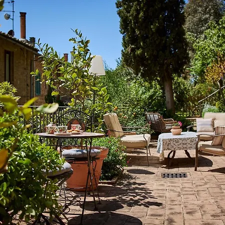 Residenza Stuart - La Casa Nido Nest House - Dimora Storica Montepulciano Stazione