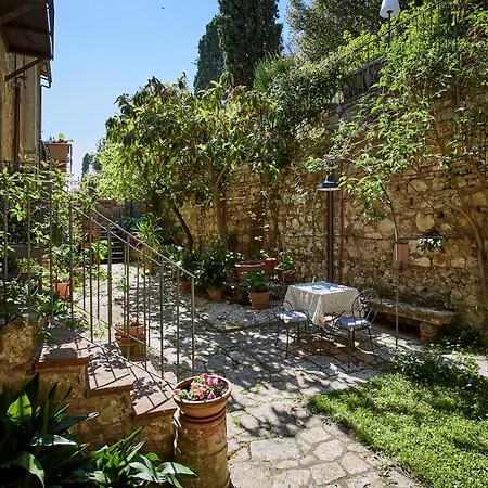 Residenza Stuart - La Casa Nido Nest House - Dimora Storica Lejlighed