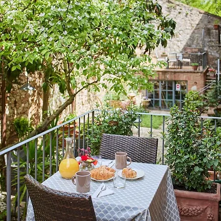 Residenza Stuart - La Casa Nido Nest House - Dimora Storica アパート