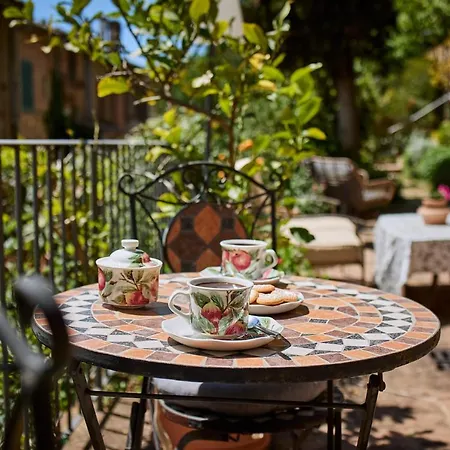 Residenza Stuart - La Casa Nido Nest House - Dimora Storica アパート